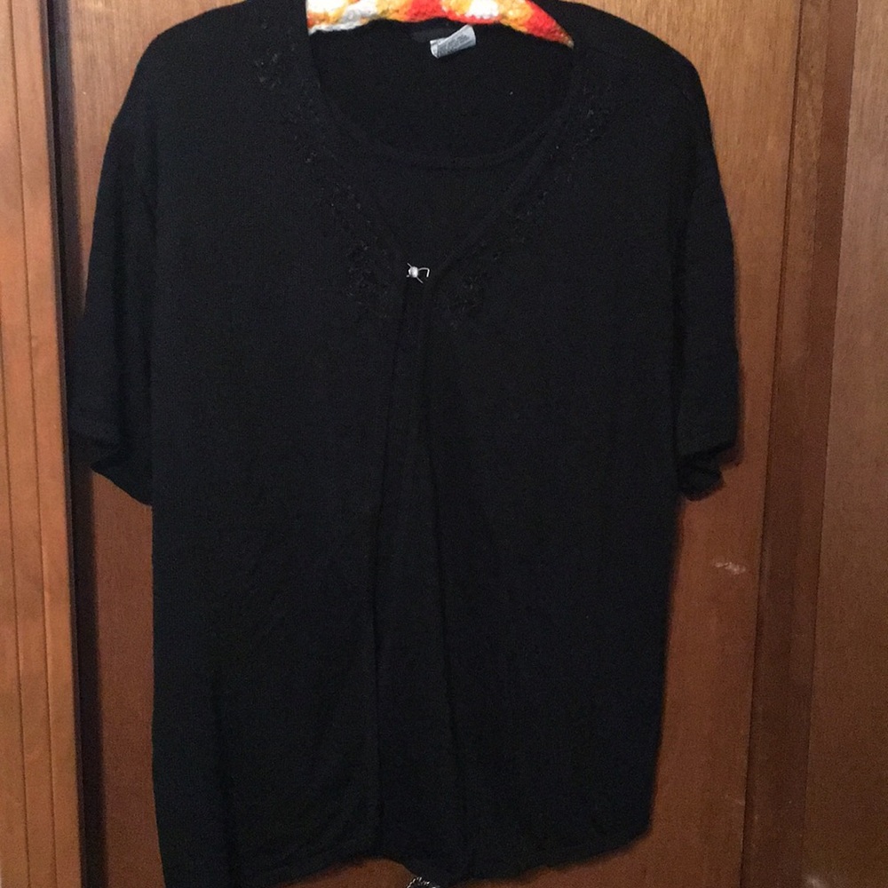 Short sleeve sweater